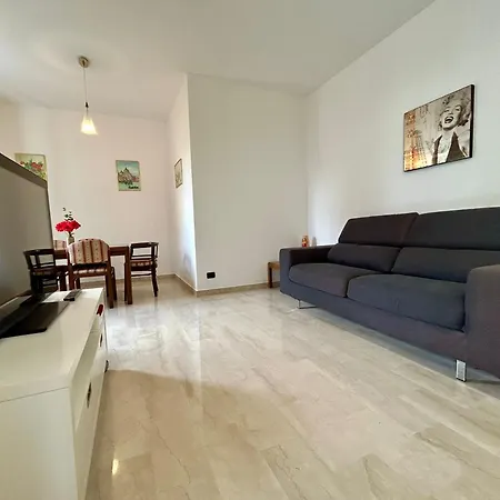 Kibilu - Bright With Large Terrace Near Station Fn Centre Walking Distance