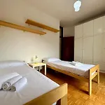 Kibilu - Bright With Large Terrace Near Station Fn Centre Walking Distance 公寓 *