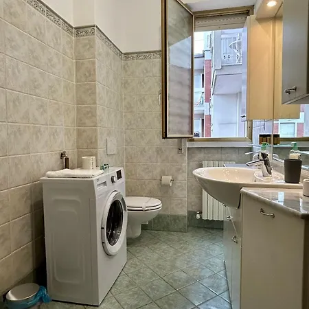 Apartamento Kibilu - Bright With Large Terrace Near Station Fn Centre Walking Distance Varese