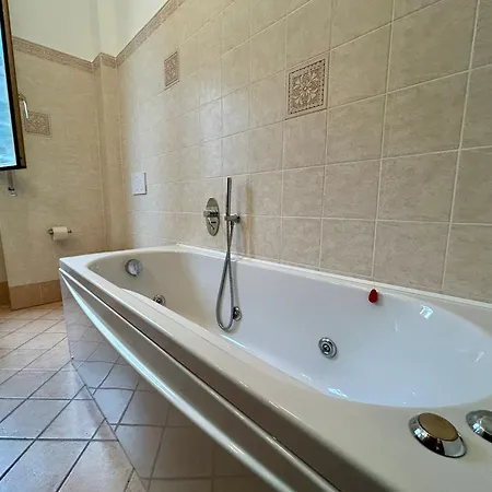 Kibilu - Bright With Large Terrace Near Station Fn Centre Walking Distance Apartamento