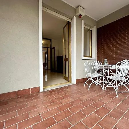 Kibilu - Bright With Large Terrace Near Station Fn Centre Walking Distance *