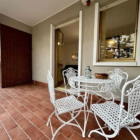 Kibilu - Bright With Large Terrace Near Station Fn Centre Walking Distance