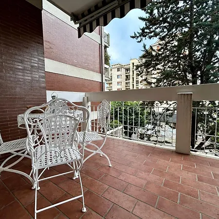 Kibilu - Bright With Large Terrace Near Station Fn Centre Walking Distance Apartamento *