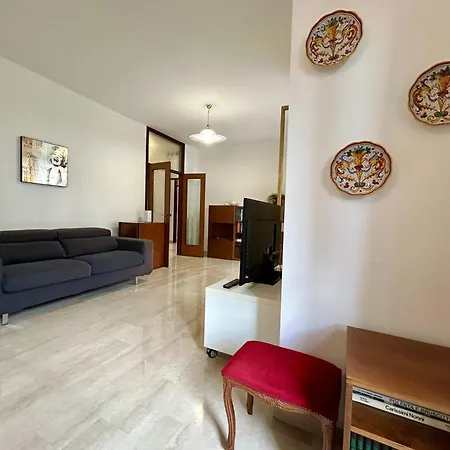 Kibilu - Bright With Large Terrace Near Station Fn Centre Walking Distance Varese